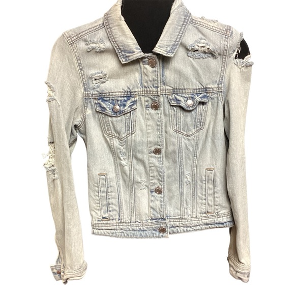 American Eagle Outfitters Jackets & Blazers - American Eagle Distressed Denim Jacket Size Medium